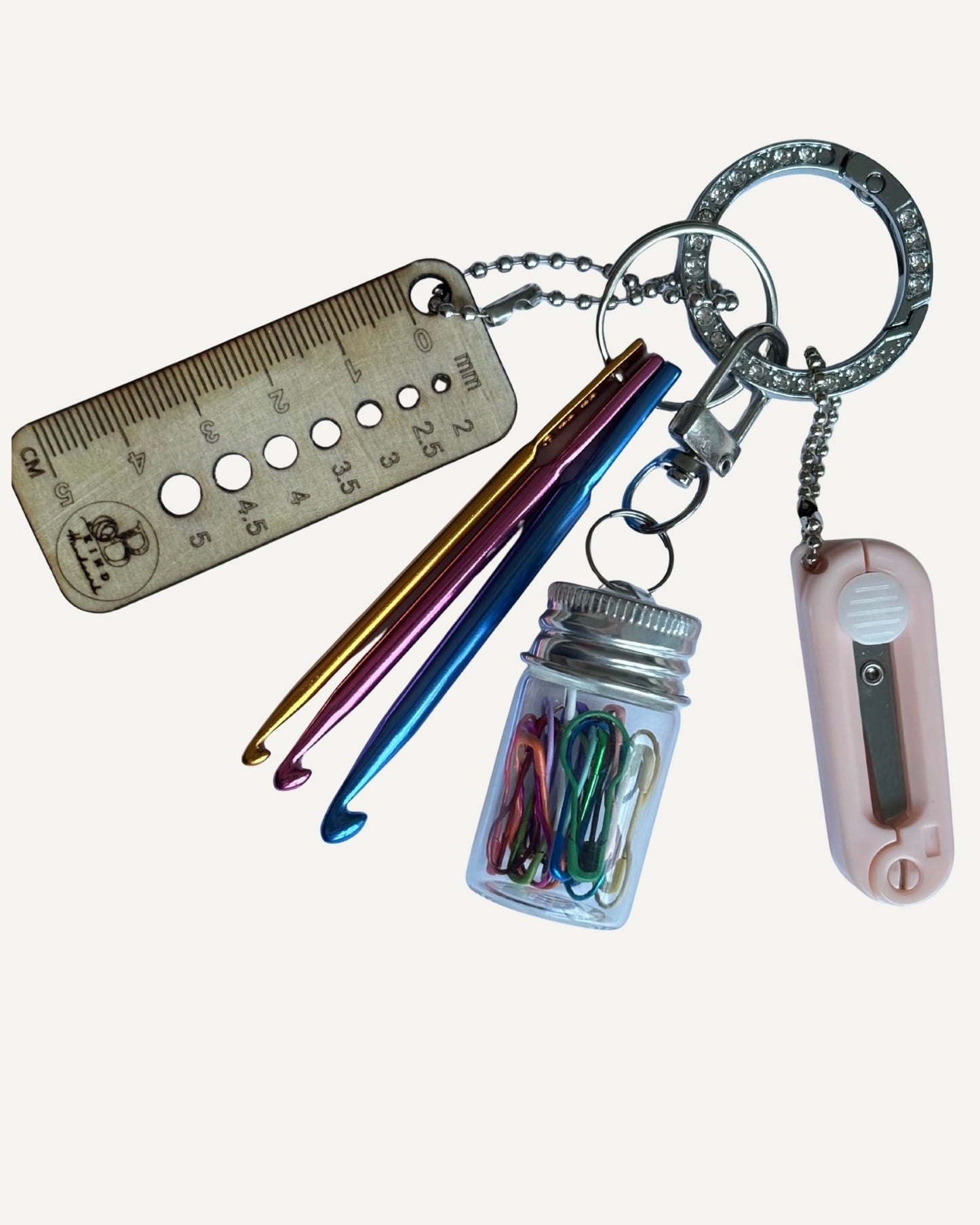 Handavinnukippa með skærum