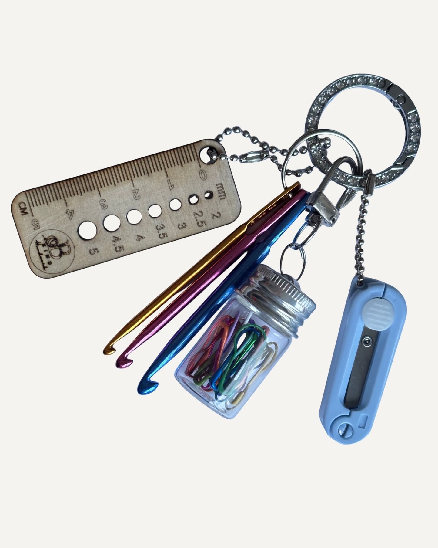 Handavinnukippa með skærum