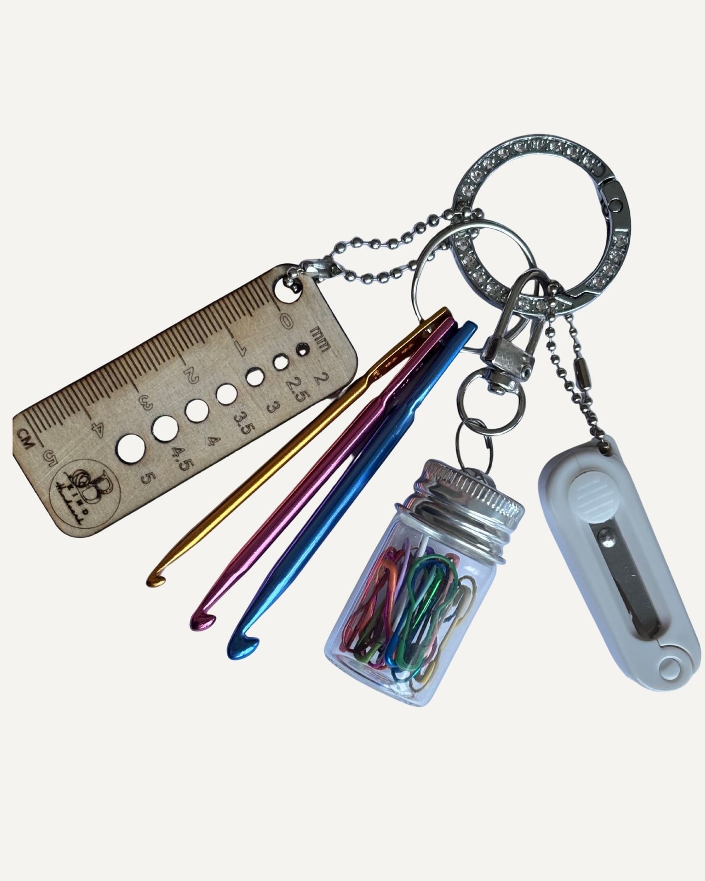 Handavinnukippa með skærum